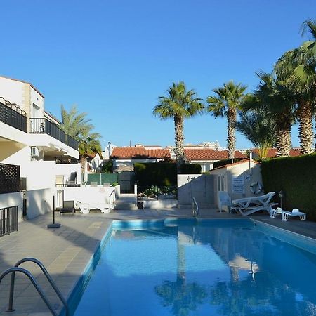 Apartment In Kato Pafos & 10 Min To Venus Beach Eksteriør billede