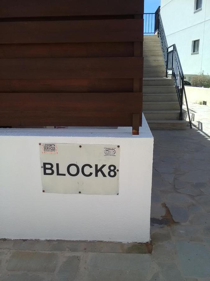 Apartment In Kato Pafos & 10 Min To Venus Beach Eksteriør billede