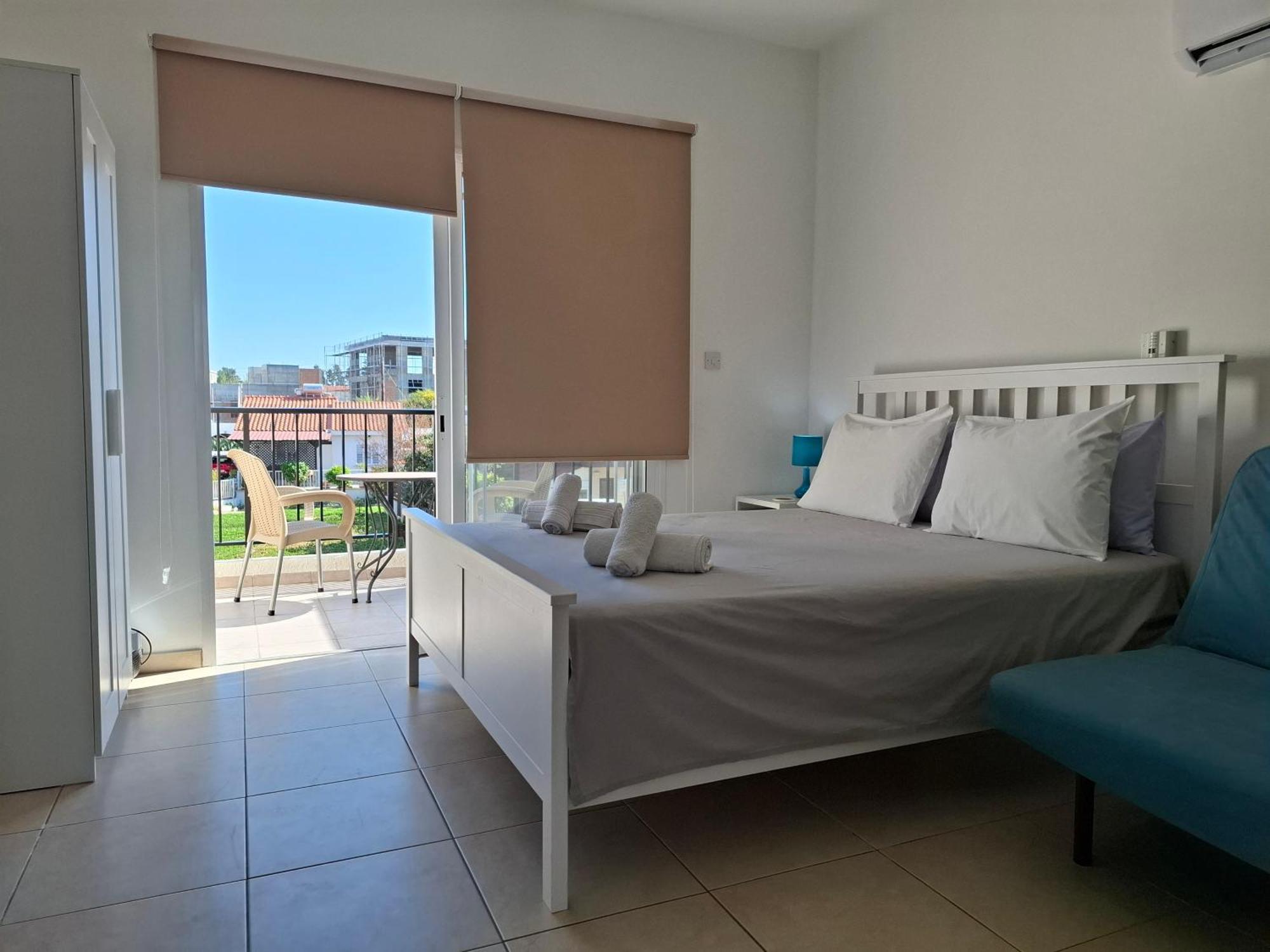Apartment In Kato Pafos & 10 Min To Venus Beach Eksteriør billede
